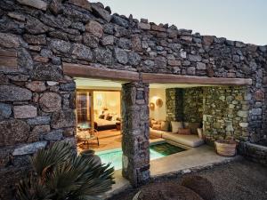 Signature Suite Plunge Pool Sea View room in The Wild by Interni