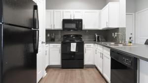 Landing Modern Apartment with Amazing Amenities (ID5465X06)