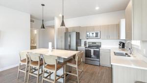 Landing Modern Apartment with Amazing Amenities (ID1370X309)