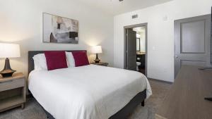 Landing Modern Apartment with Amazing Amenities (ID5987X04)