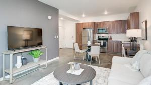 Landing Modern Apartment with Amazing Amenities (ID8493X83)