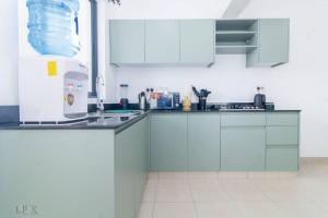 Elegant and Classy one bedroom with a seaview pool