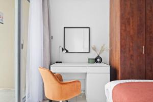 StoneTree - Cozy Studio - JLT