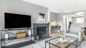Landing Modern Apartment with Amazing Amenities (ID9454X04)