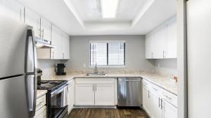 Landing Modern Apartment with Amazing Amenities (ID9454X04)