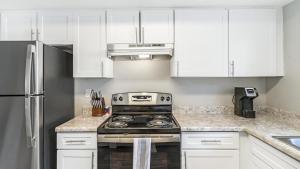 Landing Modern Apartment with Amazing Amenities (ID9454X04)