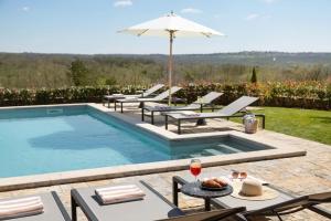 Rustic Villa Caltha with a pool