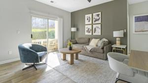 Landing Modern Apartment with Amazing Amenities (ID9752X95)