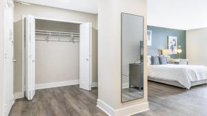 Landing Modern Apartment with Amazing Amenities (ID8363X48)
