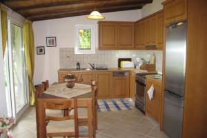 Nikatsas Apartment No 5