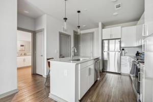 Landing Modern Apartment with Amazing Amenities (ID6831X94)