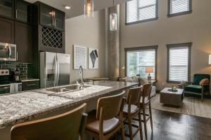 Landing Modern Apartment with Amazing Amenities (ID4487X26)