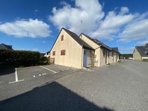 Maisons de vacances Maisonnette 4 pers- Piscine commune - Plage a 500 m- AESA : photos des chambres