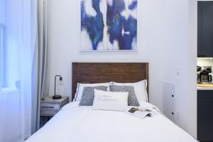 3-2 NEW Prime E Village Private outdoor!