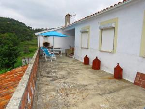 Charming house in Miranda do Corvo + Spacious terrace