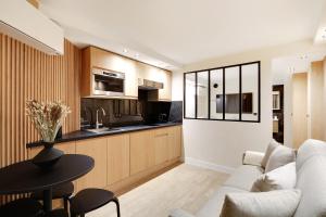 Appartements Pick A Flat's Apartment in Odeon - Rue Saint Andre des Arts : photos des chambres