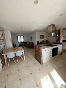 Maison avec grand jardin - Can Cando