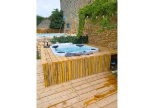 Maisons de vacances Nid Charentais Angouleme pool jacuzzi : photos des chambres