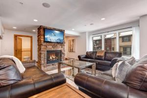 Massive 10 Bed 10 Bath Luxury Mountain Home in Old Town