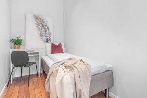 Ocean-view Haven: Take a swim from your window!