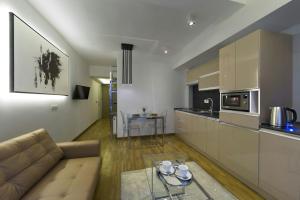 The Place Suit & Apartments