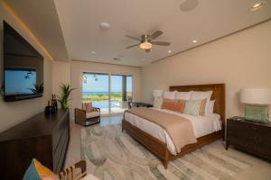 Casa Blue Sail 6 bdrs ocean view in Los Suenos
