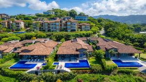 Casa Blue Sail 6 bdrs ocean view in Los Suenos