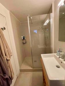 Charmant Appartement Parisien