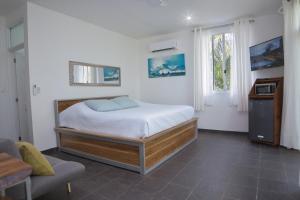 Mi Casa-stroll to the beach, ideal for 3-7 guest