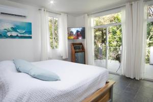 Mi Casa-stroll to the beach, ideal for 3-7 guest
