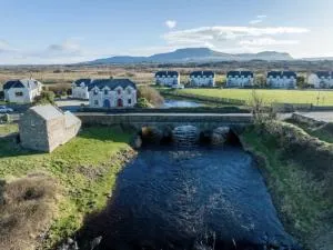 Fishermans Cottage Stunning Two Bedroom with Views close to town - Tullaghan