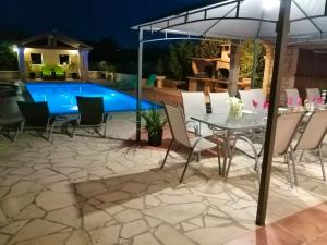 Villas Villa de 6 chambres avec piscine partagee et wifi a Sainte Valiere : photos des chambres