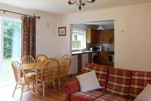 Leitrim Quay - Riverside Cottage 6