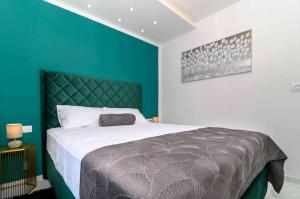 Luksusowy apartament z podgrzewanym basenem i widokiem na morze