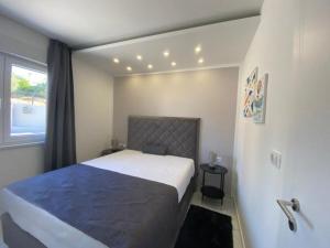 Luksusowy apartament z podgrzewanym basenem i widokiem na morze