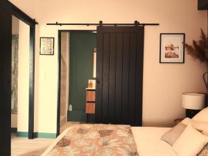 B&B / Chambres d'hotes La maison de Mona : Chambre Double avec Salle de Bains Privative