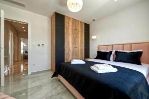 Penthouse z basenem i widokiem na morze