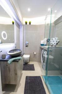 The Window Frame Studio - Easy Access to the Acropolis & Athens City Center