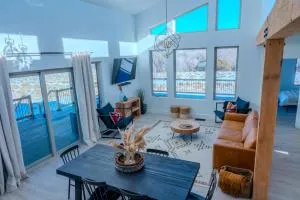 Brycegate Retreat. Stunning Views. Modern Comforts. - 潘圭奇