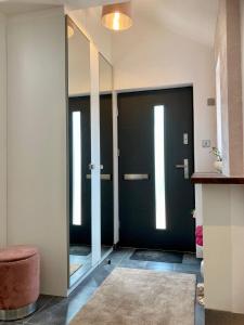 Cosy Modern Family Home Free Parking Garden