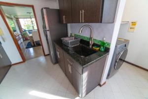 Top floor apt wBalcony in El Poblado