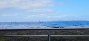 Beachfront 3-bedroom with Robben Island views