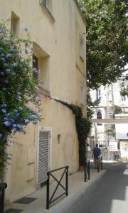 Appartements Arles Forum - Les Penitents Bleus : photos des chambres