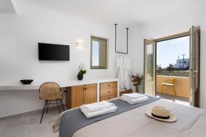 Santorini Hillside Suites & Villas