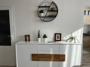 Sunny minimalistic flat near metro Opatov