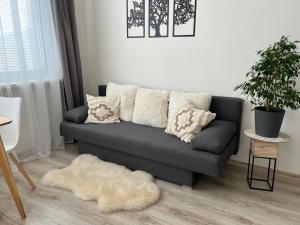 Sunny minimalistic flat near metro Opatov