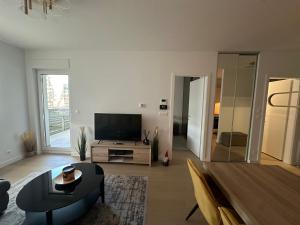 Apartment Rhea SelfCheckIn free Garage Loggia New