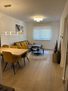 Apartment Rhea SelfCheckIn free Garage Loggia New