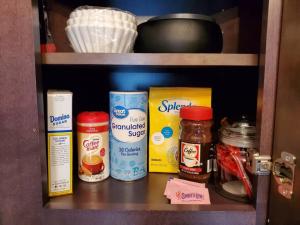 Modern Getaway, Single Bedroom Full Apartment