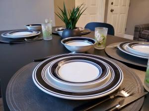 Modern Getaway, Single Bedroom Full Apartment